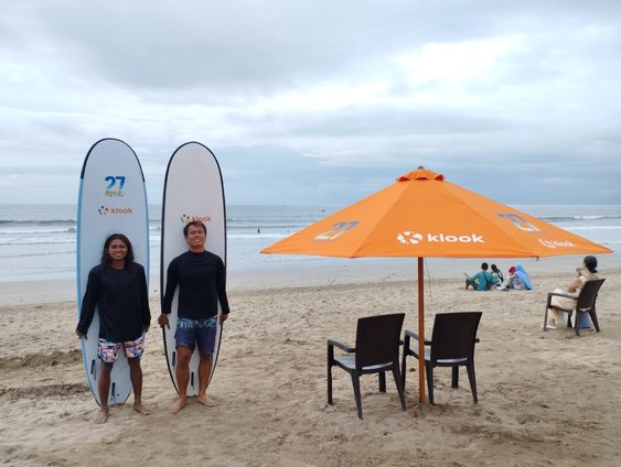 Pantai Asia dengan Aktivitas Surfing